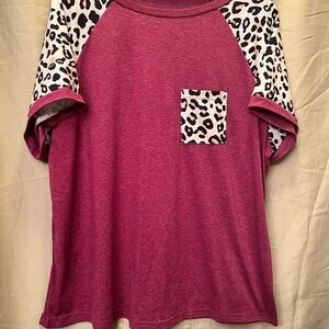 SHEIN Maroon Leopard Print Short Sleeve Tee